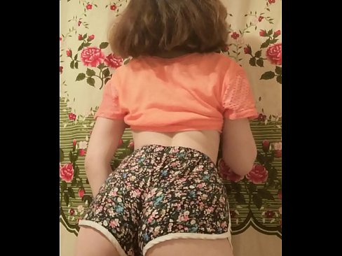 ❤️ Sexy ung babe tar av seg shortsen på kamera ❤️ Pornovideo ved no.rex-porn-com.ru ❌️❤